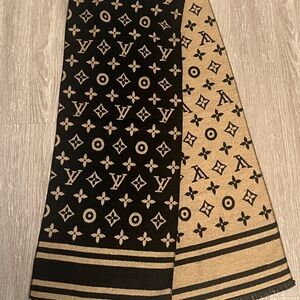 Louis Vuitton Black and Tan Monogram Wrap